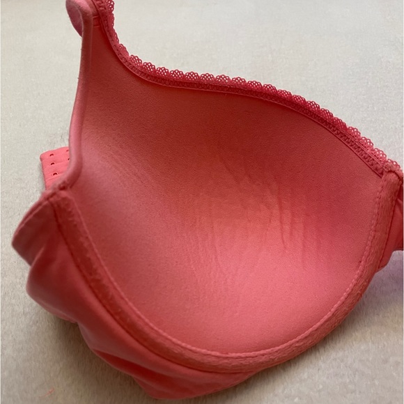 Victoria’s Secret’s -Body By Victoria Bra - Picture 8 of 9